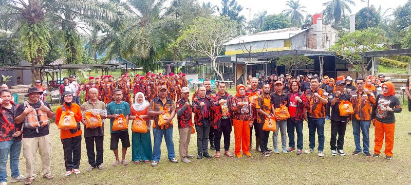 MPW PP Sumut Gelar Aksi Peduli Lingkungan, Sisir Sungai Deli dan Bagikan Sembako