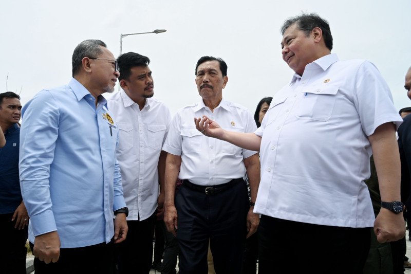 Bobby Nasution Dampingi Menko Perekonomian dan Menko Pangan Tinjau Taman Sains Teknologi Herbal dan Hortikultura di Humbahas