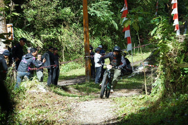 Guncang Lereng Tahura! 90 Rider Ikuti Downhill Lets Rock Party Semarakkan HUT Brimob ke-80