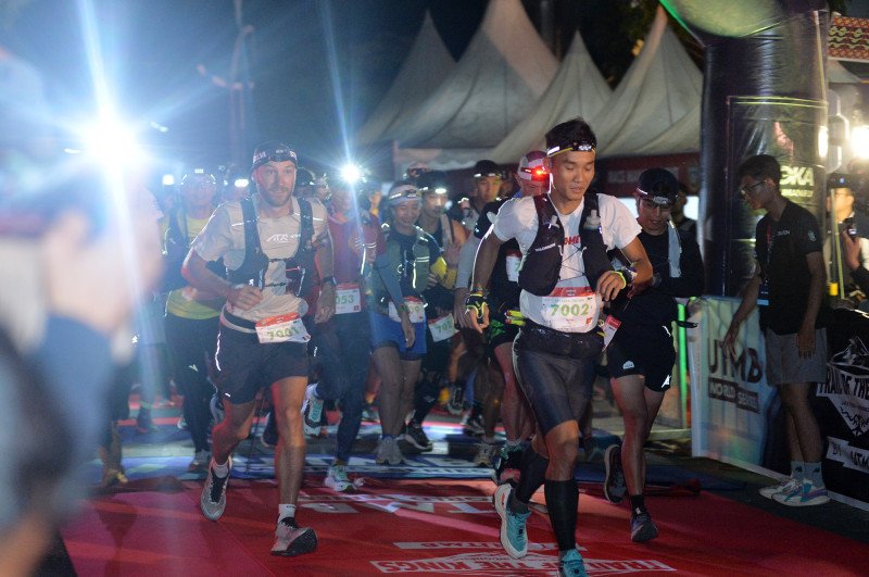61 Peserta dari Berbagai Negara Ikut Lari Lintas Alam Trail of The Kings Kategori 100K di kawasan Danau Toba