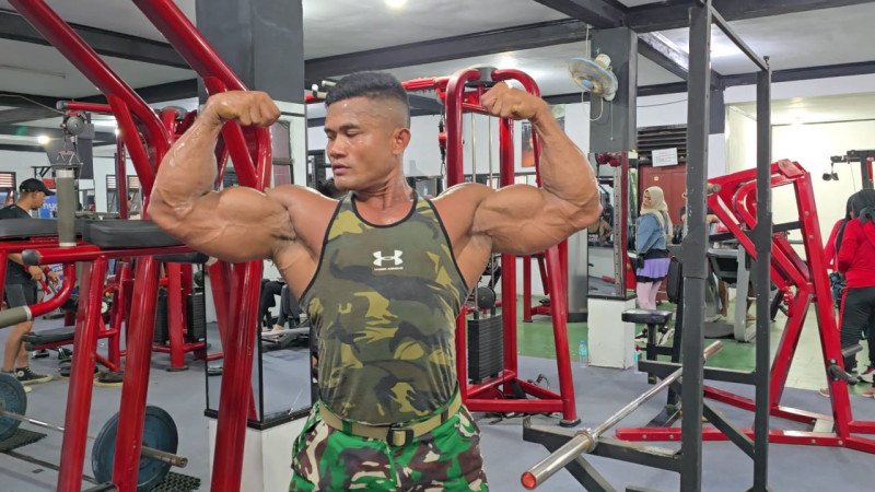 Kalahkan 37 Negara, Atlet Indonesia Letnan Andri Yanto Sabet Medali Emas Kejuaraan Binaraga Dunia
