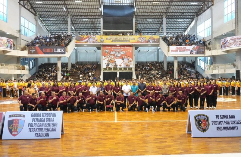 Kapolda Sumut Buka Kejuaraan Bola Basket Antar Pelajar “Kapoldasu Cup 2025” di UNIMED
