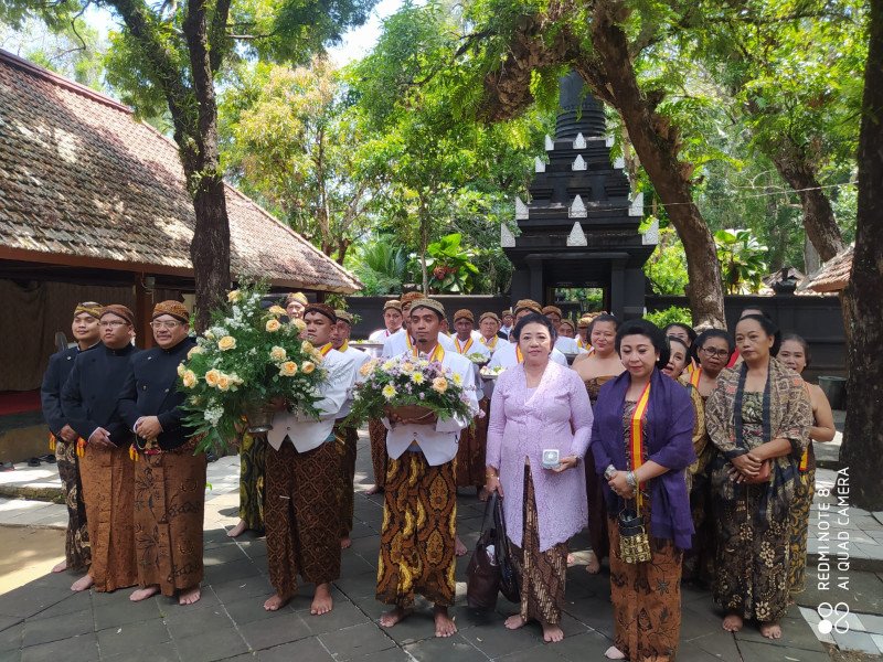 RATU MAS BUMIAYU PAKU BUWANA V