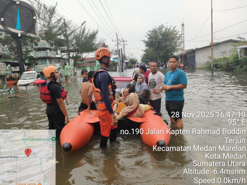Pemko Medan Salurkan Makanan untuk Korban Banjir di Medan Barat