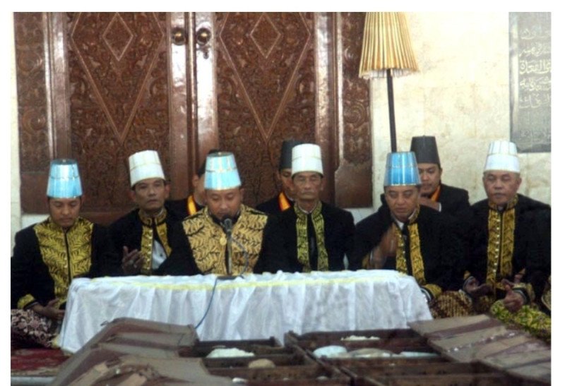 PAKU BUWONO XIV SINUGATA JENANG