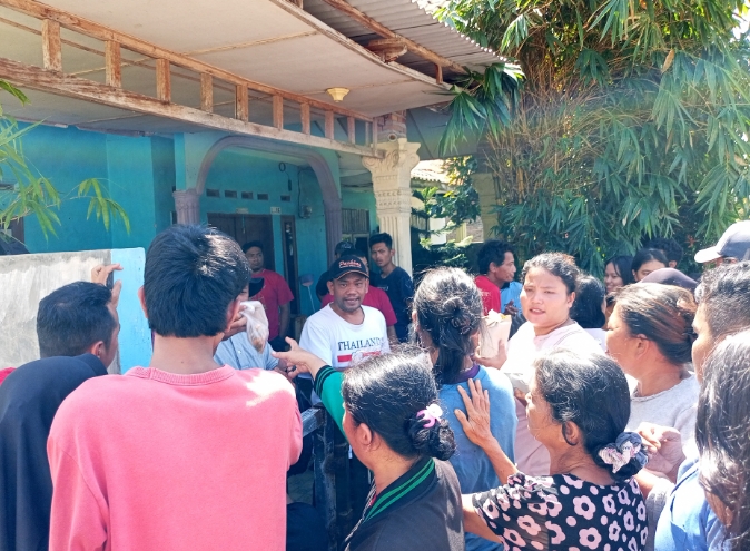 RS Laras Salurkan Bantuan Nasi Bungkus untuk Warga Perum Kuis Indah Permai yang Terdampak Banjir