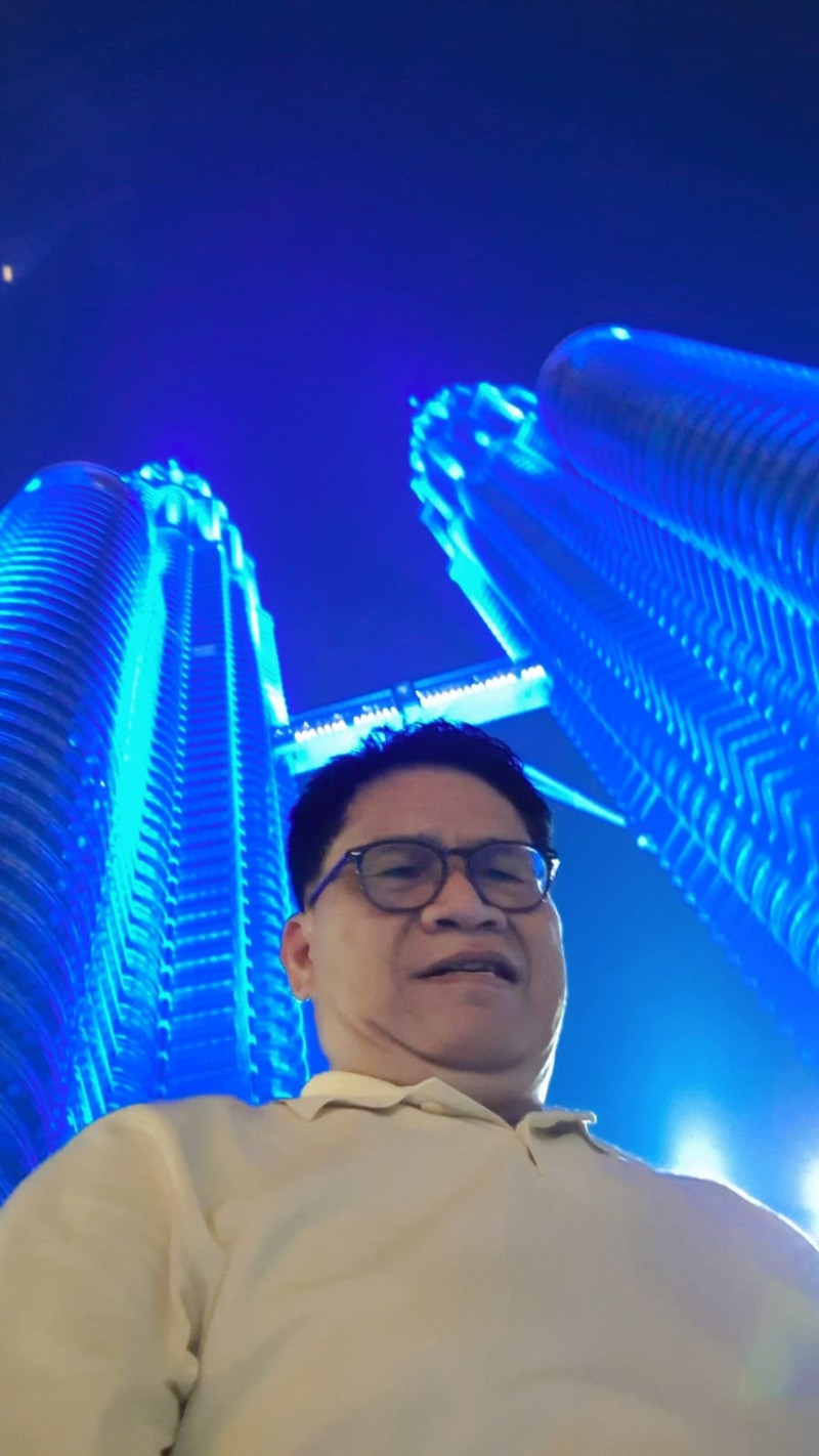 Menyambut Tahun Baru 2026, CEO SUMUT24 GROUP Rayakan Pergantian Tahun di KLCC Kuala Lumpur