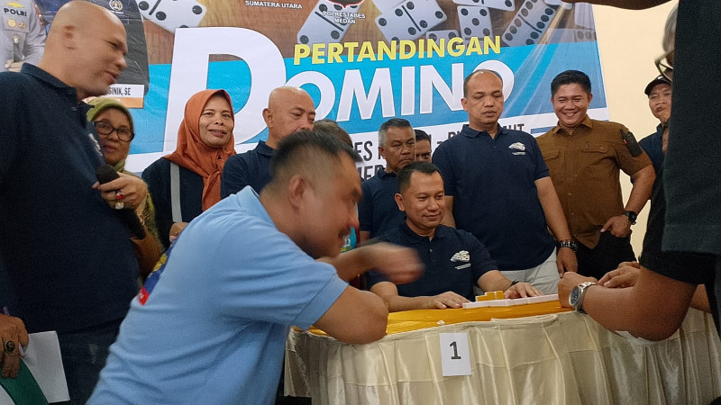 Domino Jadi Ajang Kebersamaan PWI Sumut dan Kapolrestabes Medan