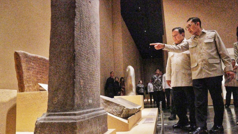 Menteri Kebudayaan Dampingi Presiden Prabowo Kunjungi Museum Nasional Indonesia