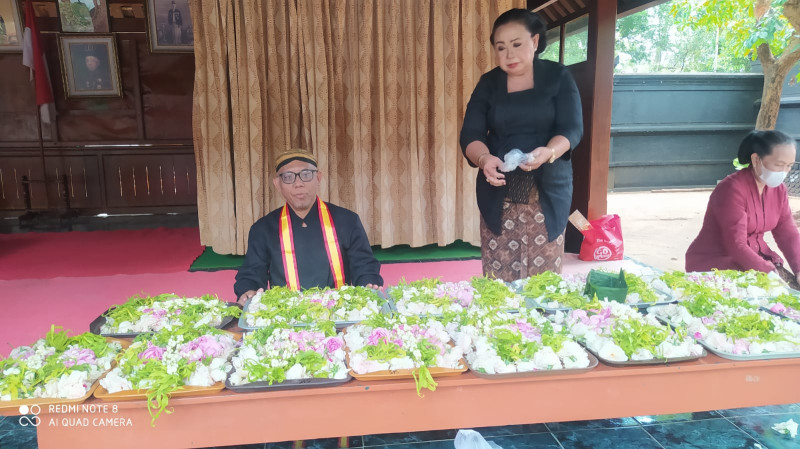 SEKAR WIJAYAKUSUMA PUSAKA MATARAM SURAKARTA