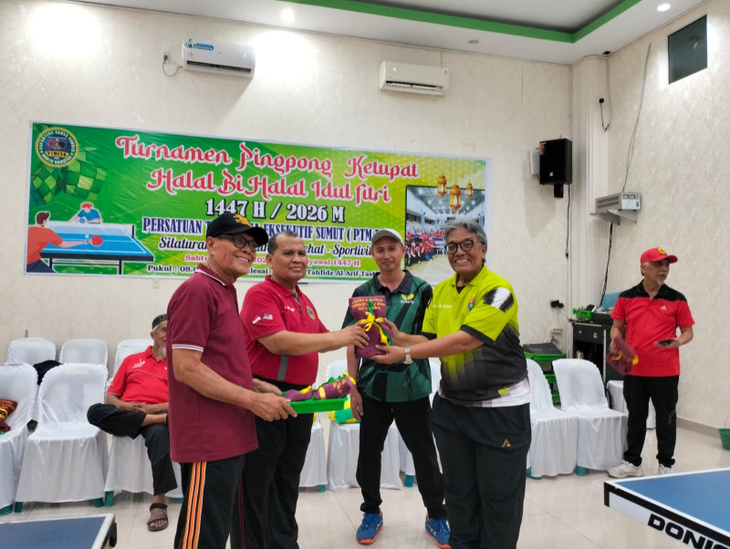 Tiga Dosen Medan Raih Juara Turnamen Pingpong Ketupat Halal Bihalal PTM Eksekutif Sumut