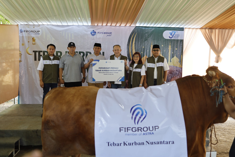 FIFGROUP Salurkan lebih dari 500 Hewan Kurban ke Berbagai Daerah