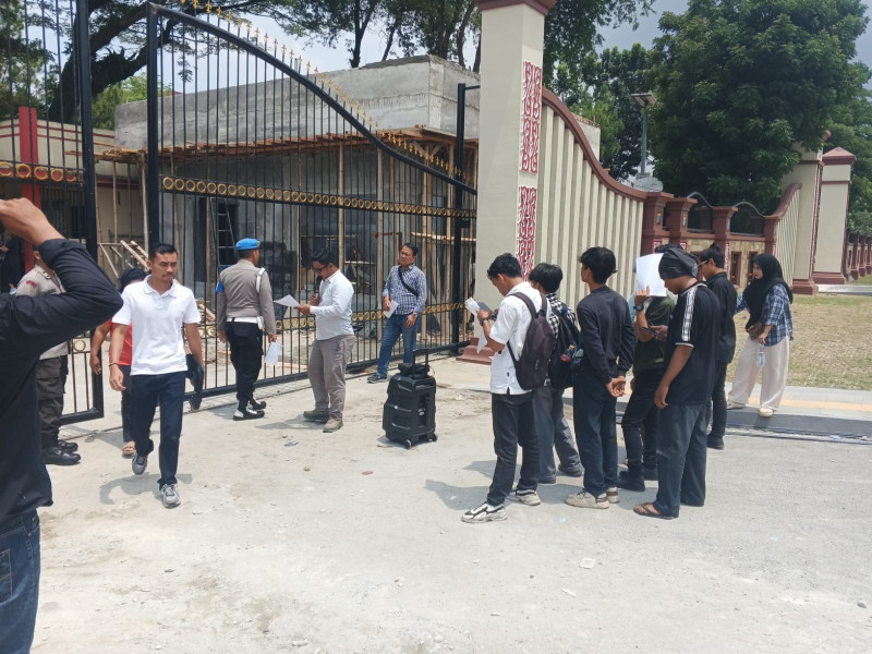 Mahasiswa Demo di Mapoldasu dan Kantor BNN Sumut, Desak Penutupan THM Kapten America