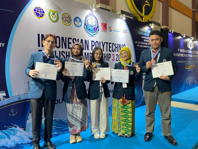 Membanggakan! Mahasiswa Polteknaker Raih 10 Penghargaan di Dua Ajang Nasional