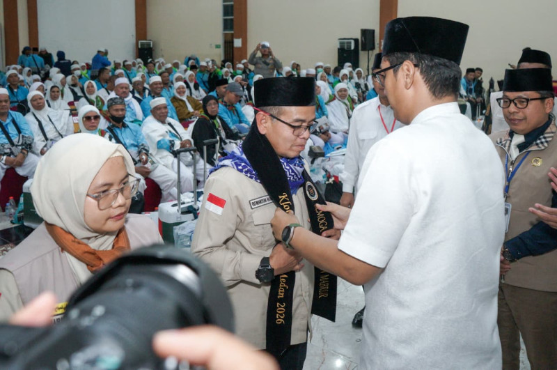 Tiba di Asrama Haji, Wali Kota dan Wakil Wali Kota Medan Sambut Hangat Kepulangan Jemaah Haji Kloter 14 Asal Kota Medan