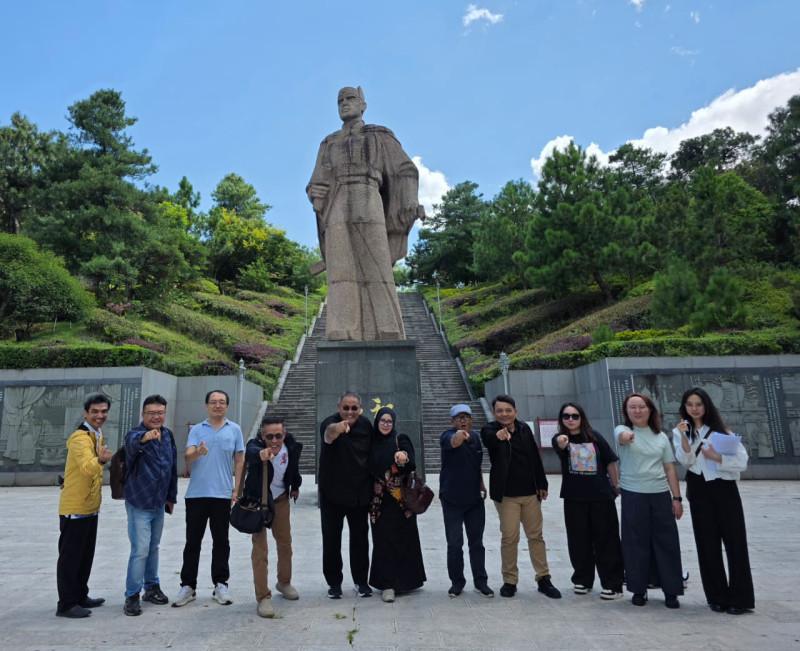 Delegasi JMSI Kunjungi Makam Suci Ma Hazhi