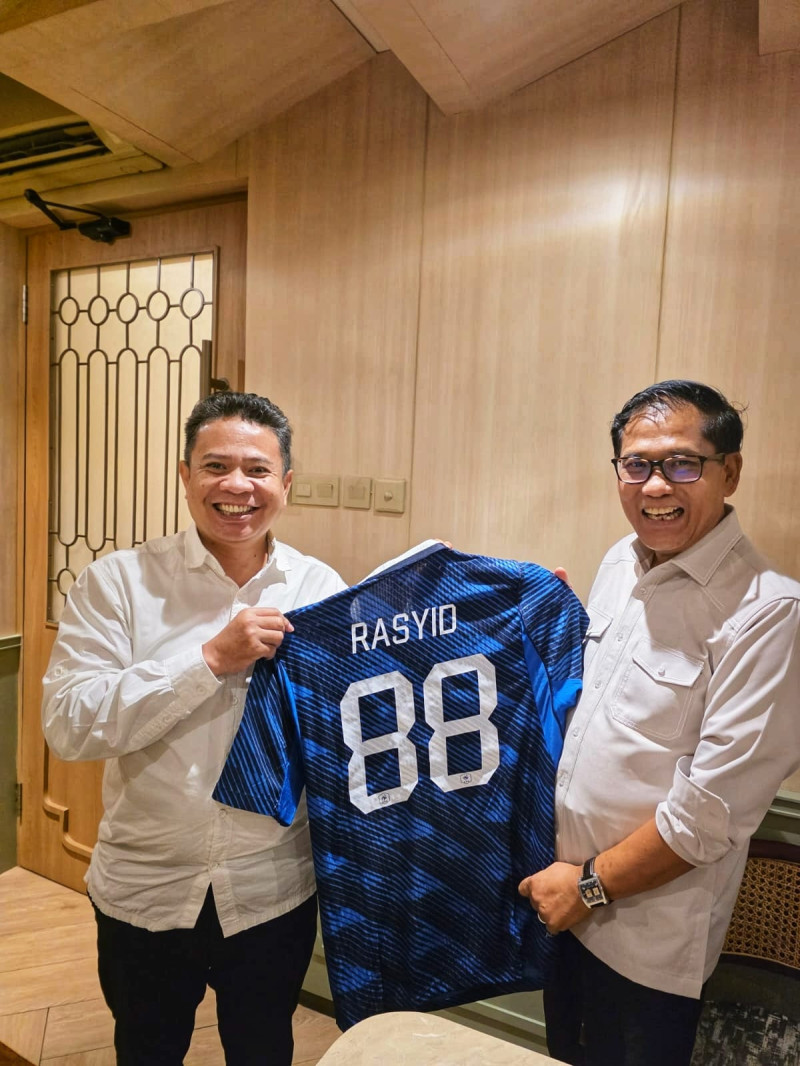 Jersey Prancis dan Sepak Bola sebagai Miniatur Kehidupan