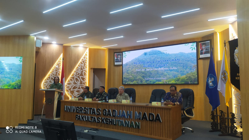 Prof Dr Ir Suryo Hardiwinoto