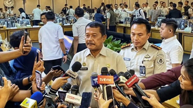MENGADILI PENYIMPANGAN, MEMBENAHI PEMASYARAKATAN