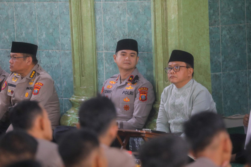 KH. Akhmad Khambali, SE, MM Dukung Penuh Gerakan Subuh Keliling dan Jum&rsquo;at Keliling Kapolri