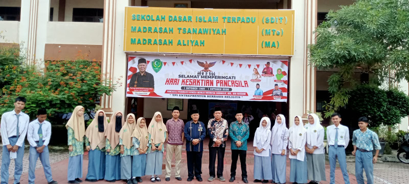 Ikrom Helmi Nasution: Jaga Nama Baik Madrasah Selama Jalani PKL