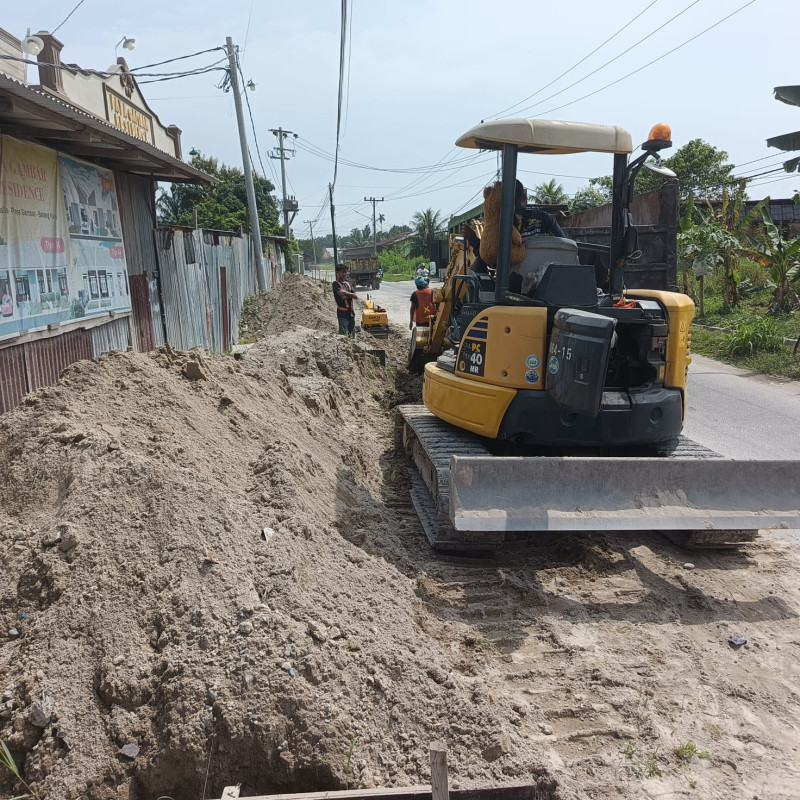 Proyek Bahu Jalan Paya Gambar Dipersoalkan, Pengendara Terperosok ke Lubang dan Spesifikasi Dipertanyakan